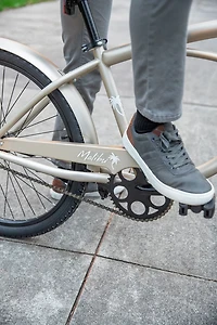 Ozone 500 Boys' Malibu 24 Cruiser Bike