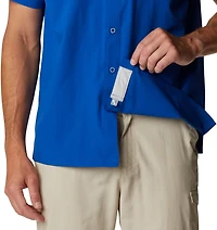 Columbia Sportswear Men's University of Kentucky Slack Tide Flag Camp Button Down Shirt