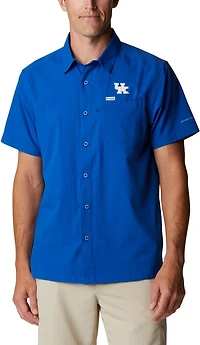 Columbia Sportswear Men's University of Kentucky Slack Tide Flag Camp Button Down Shirt