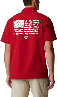 Columbia Sportswear Men's University of Alabama Slack Tide Flag Camp Button Down Shirt