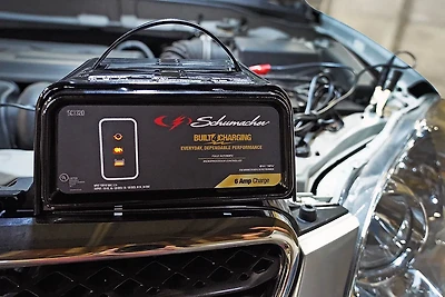 Schumacher Electric SC1320 6A 6/12V Charger