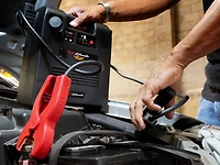 Schumacher Electric SJ1328 1100 Peak Amp Jump Starter