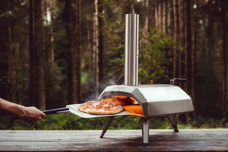 Ooni Karu Wood and Charcoal-Fired Portable Pizza Oven