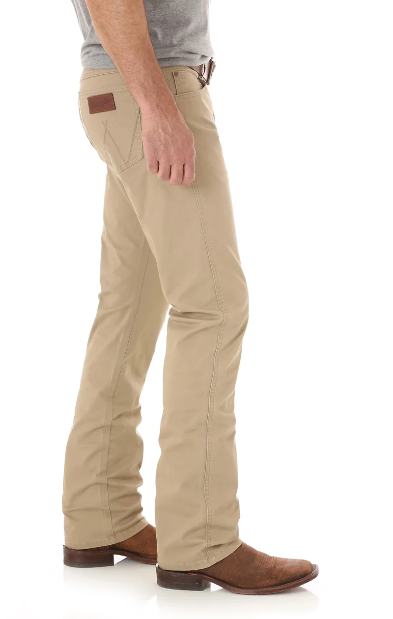 Wrangler Men’s Retro Slim Fit Straight Leg Jeans