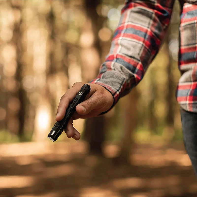 Bushnell PRO 125L Flashlight