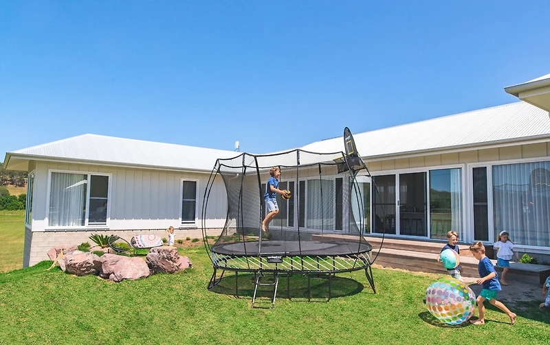 Springfree Medium Oval Trampoline