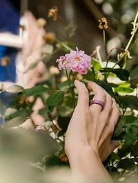 QALO Women's Pela Modern Ring