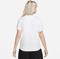 Nike Women's Sportswear Club T-shirt
