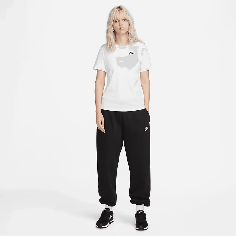 Nike Women's Sportswear Club T-shirt