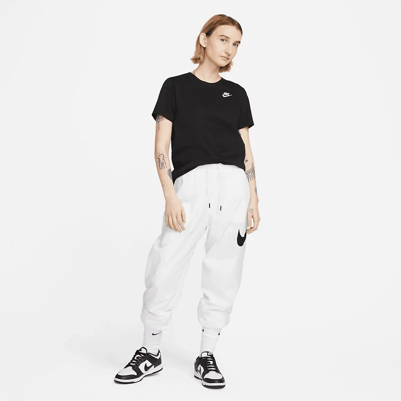 Nike Women's Sportswear Club T-shirt