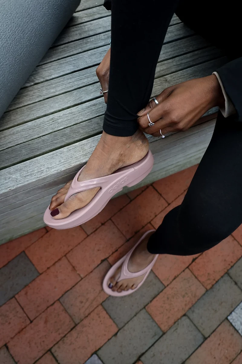 OOFOS Women's OOlala Recovery Sandals