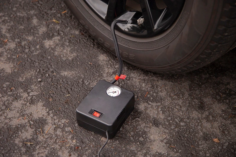 Lifeline Excursion Road Kit 76-Piece