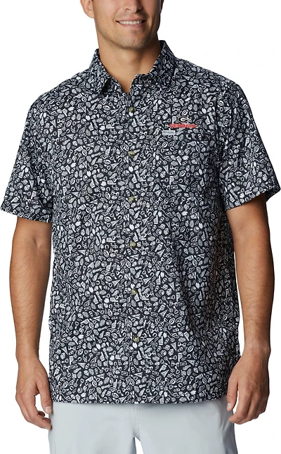 Columbia Sportswear Men's University of Georgia Super Slack Tide Gameday Print Button Down Shirt