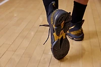 Mizuno Women's Lightning Neo 2 Court Volleyball Shoes