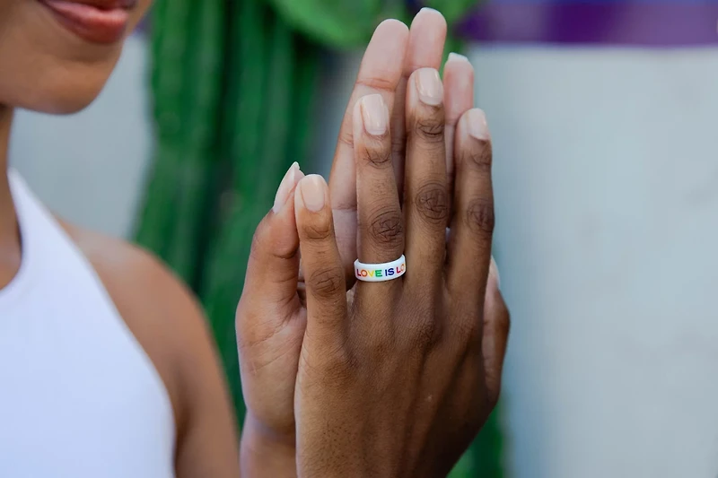 QALO Unisex Love Is Ring