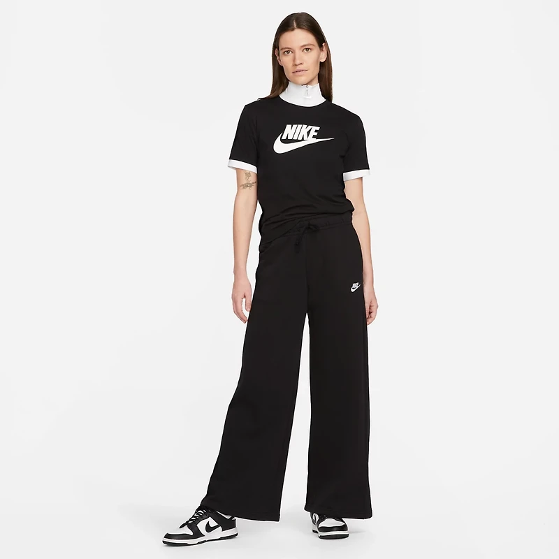 Nike Women's Sportswear Essential Futura Icon T-shirt