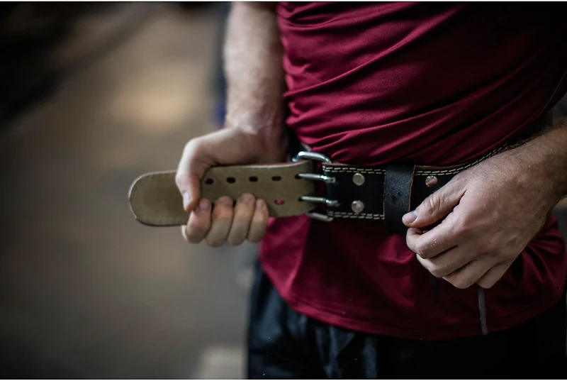 Harbinger 4" Padded Leather Weight Lifting Belt