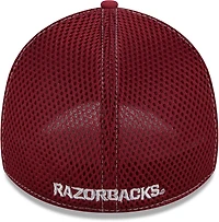 New Era Men's University of Arkansas Neo Contrast 39THIRTY Knit Cap