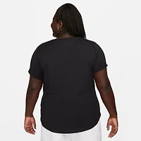 Nike Women's Sportswear Essentials Logo Plus T-Shirt