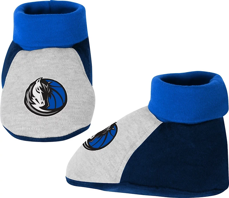 Outerstuff Infants' Dallas Mavericks Buzzer Beater Creeper, Hat and Bootie Set
