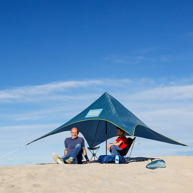 Grand Trunk ShadeCaster Person Sun Shade