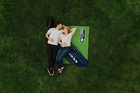Picnic Time Seattle Seahawks Impresa Picnic Blanket