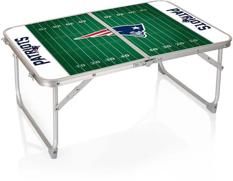 Picnic Time New England Patriots Mini Portable Folding Table