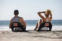 Picnic Time Cincinnati Bengals Oniva Portable Recliner