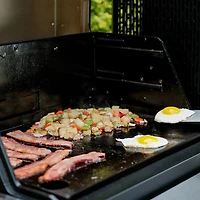 Masterbuilt Gravity Series 800 Digital Charcoal Grill, Griddle and Smoker