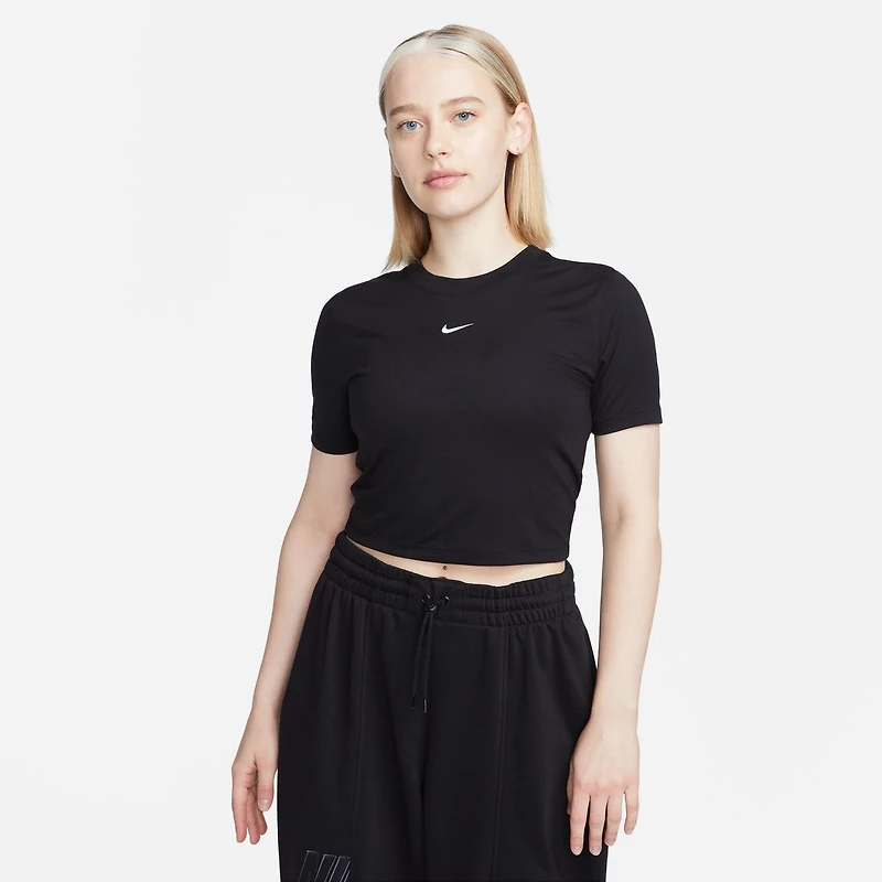 Nike Women's Sportswear Essentials Slim Cropped T-shirt