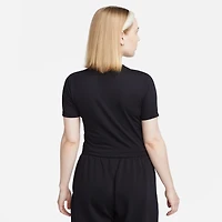 Nike Women's Sportswear Essentials Slim Cropped T-shirt