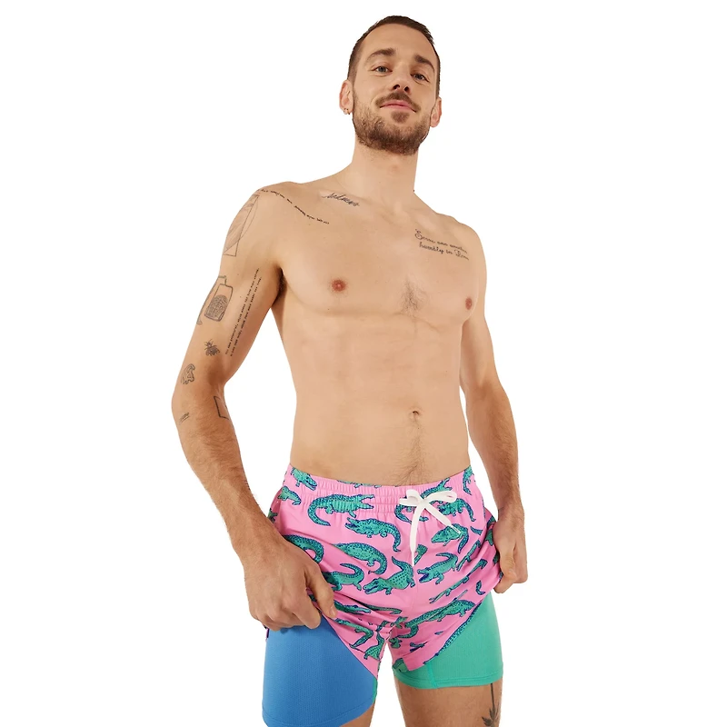 Chubbies Men's The Triangu-laters Lined Stretch Classic Swim Trunks 5.5
