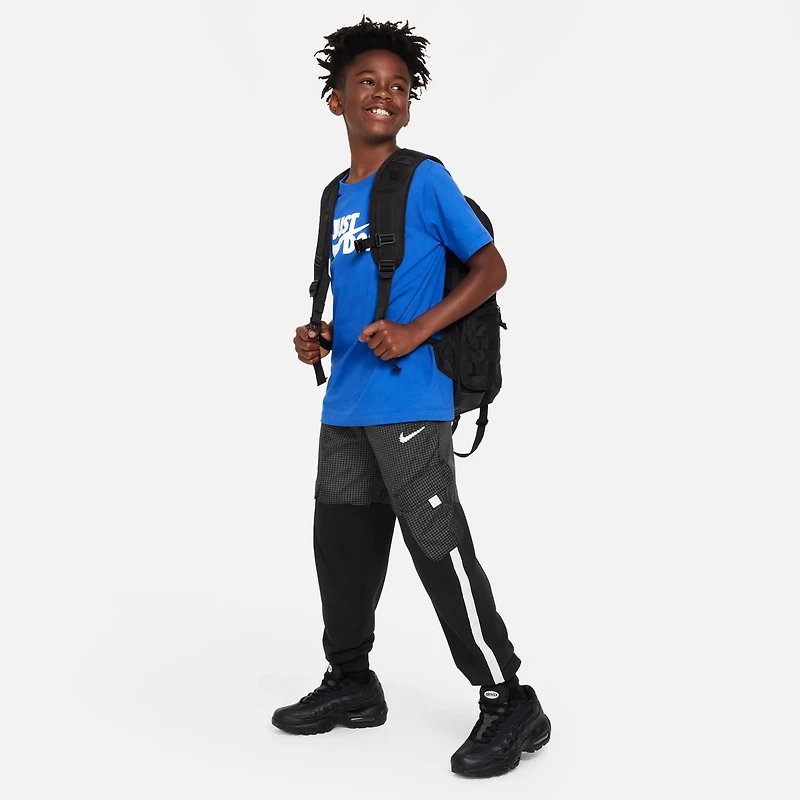 Nike Boys' Sportswear Just Do It Swoosh Graphic T-shirt