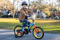 Dynacraft Boys' 16 in Hot Wheels Bicycle