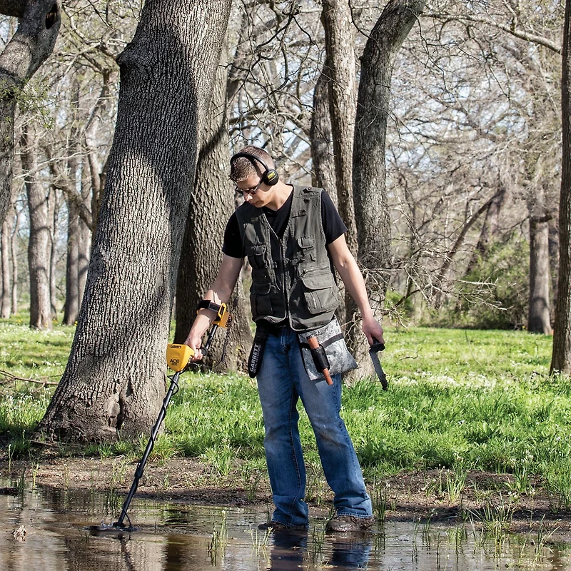 Garrett ACE 300 Metal Detector