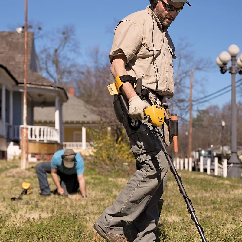 Garrett ACE 400 Metal Detector