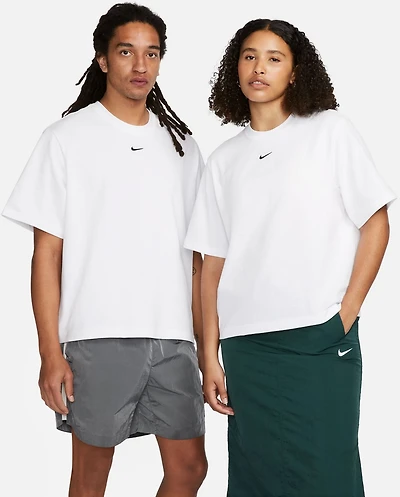 Nike Womenâ€™s Sportswear Essential Boxy T-shirt
