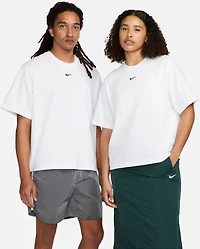 Nike Womenâ€™s Sportswear Essential Boxy T-shirt
