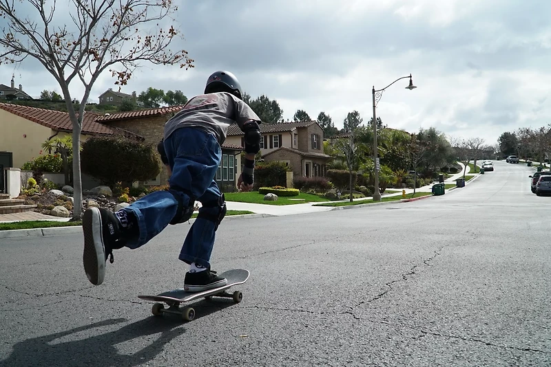 Eight Ball Kids’ Multi-Sport Pad Set