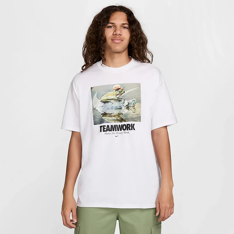 Nike Men's Sportswear Max90 Graphic T-shirt