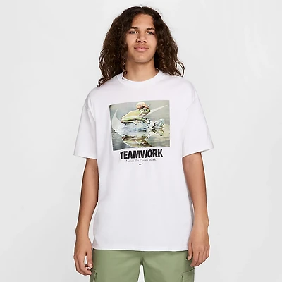 Nike Men's Sportswear Max90 Graphic T-shirt