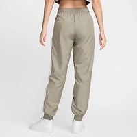 Nike Women's Sportswear Classic Woven UV Mid-Rise Loose Joggers