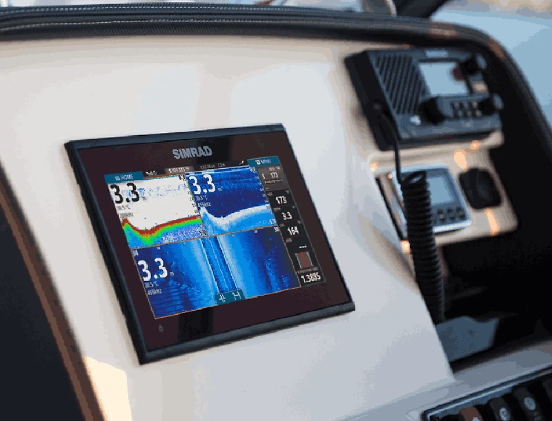 Simrad GO9 XSE GPS with 83/200 Transducer, Halo20 Radar and C-Map Discover Chart