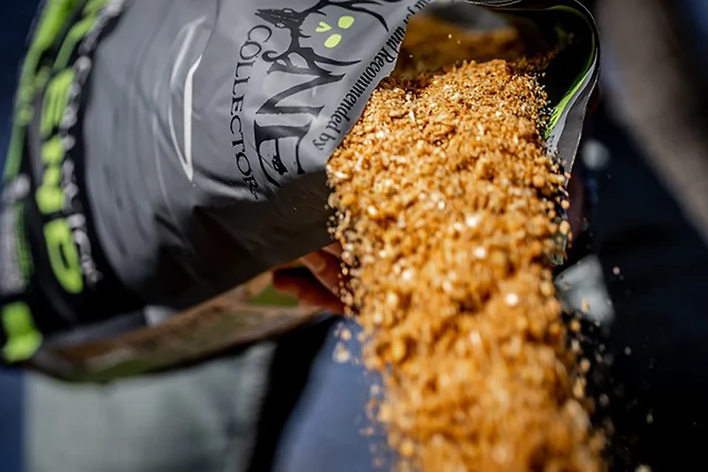 Big & J Bone Collector Blend 20 lb Bag