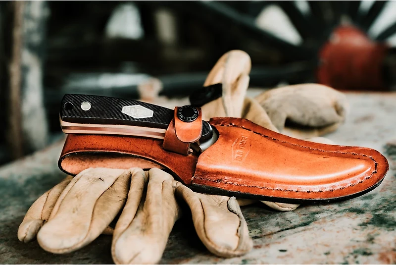 Old Timer 3 Piece Fixed and Folding Knife Gift Tin