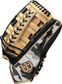 Wilson 12.75 in A2000 1810 Outfield Baseball Glove