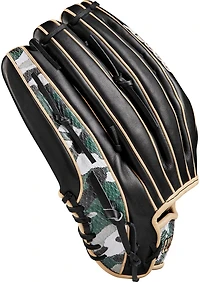 Wilson 12.75 in A2000 1810 Outfield Baseball Glove