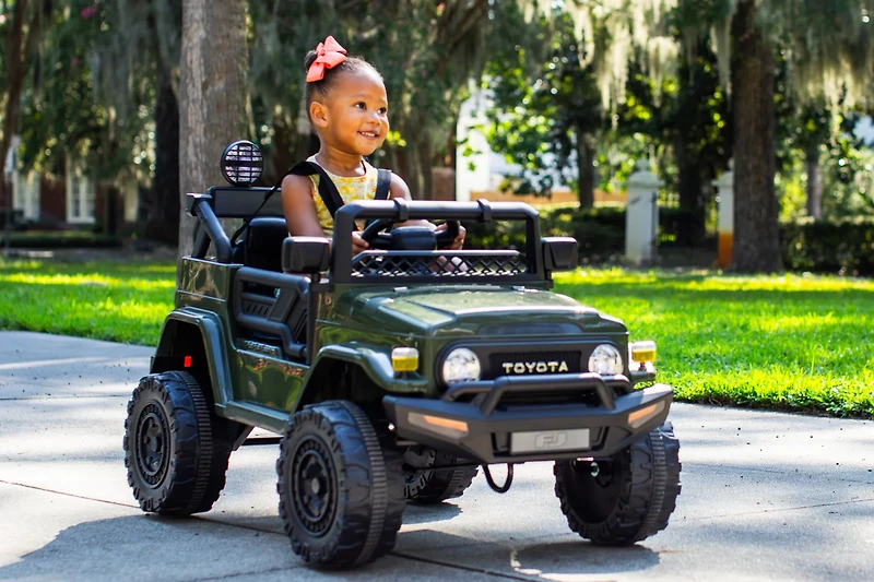 Dynacraft Kids' 12V Toyota FJ Ride On