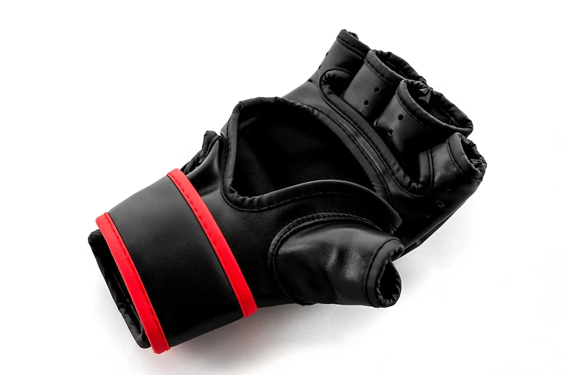 UFC 6 oz Fitness MMA V2 Gloves