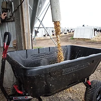 Yutrax Towable Work Wagon